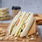 Halloumi Pesto Club